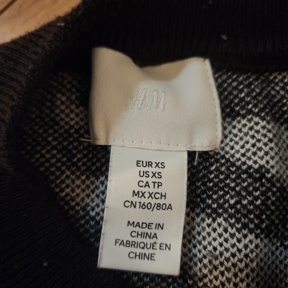 H&M Crop Sweater- XS - Picture 4 of 12